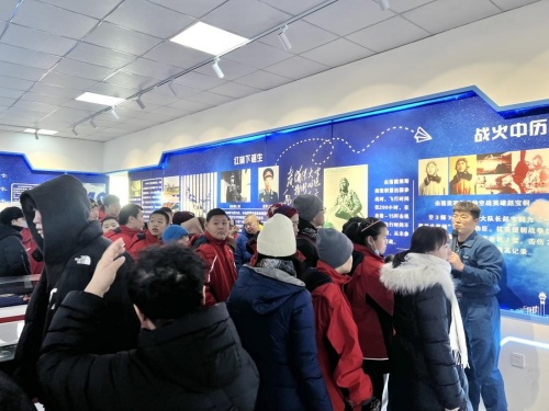 图为活动现场